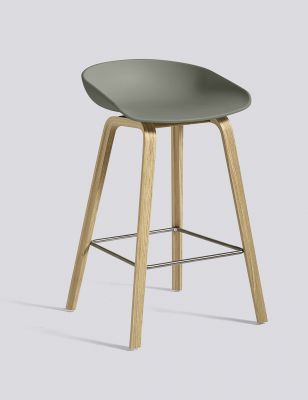 About a Stool AAS32 / AAS 32 Barhocker Niedrig Eiche geseift / Staubgrün Hay